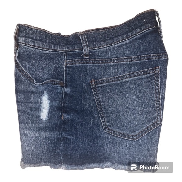 REFUGE JEAN SHORTS - Picture 3 of 4